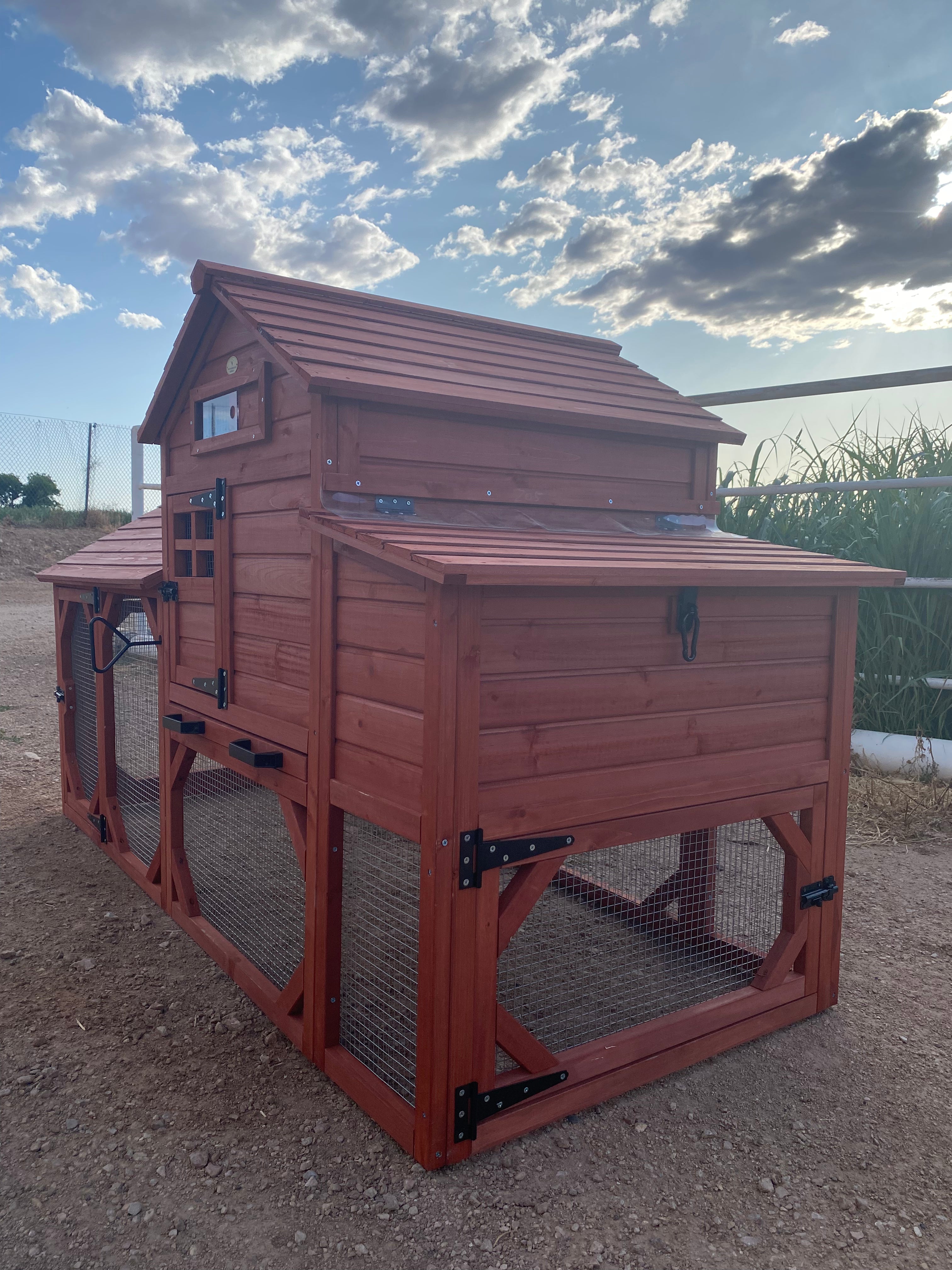 Chicken Coop for 4+ Chickens – Leghorn Cottage Chicken Coop