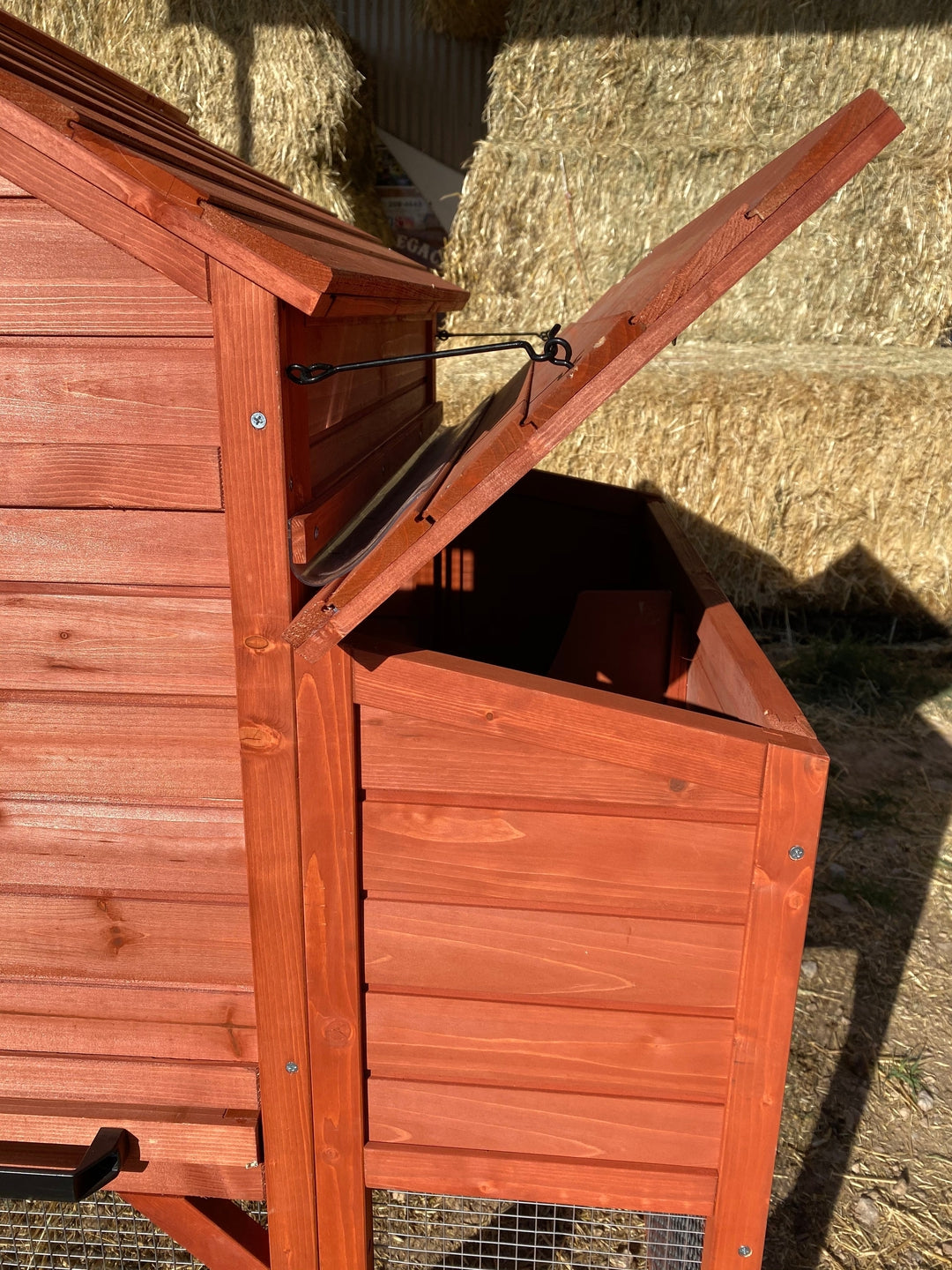 Chicken Coop for 4+ Chickens – Leghorn Cottage Chicken Coop
